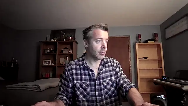 Snapshot of chrisw8140 chatting on 16, 3, 2026 chrisw8140 online show from 16, 3, 2026