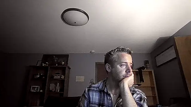 Snapshot of chrisw8140 chatting on 17, 3, 2026 chrisw8140 online show from 17, 3, 2026