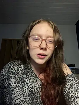 Snapshot of YoungLisaa18 chatting on 9, 2, 2026 YoungLisaa18 online show from 9, 2, 2026