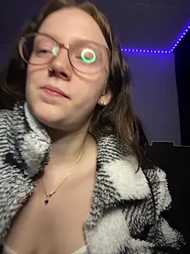 Snapshot of YoungLisaa18 chatting on 19, 2, 2026 YoungLisaa18 online show from 19, 2, 2026