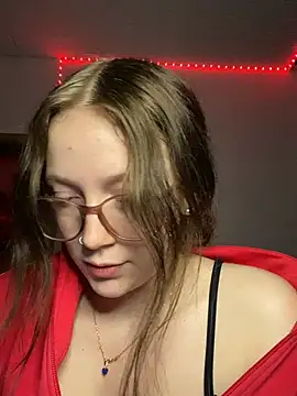 Snapshot of YoungLisaa18 chatting on 2, 3, 2026 YoungLisaa18 online show from 2, 3, 2026