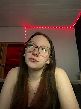 Snapshot of YoungLisaa18 chatting on 3, 3, 2026 YoungLisaa18 online show from 3, 3, 2026