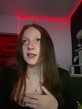 Snapshot of YoungLisaa18 chatting on 5, 3, 2026 YoungLisaa18 online show from 5, 3, 2026