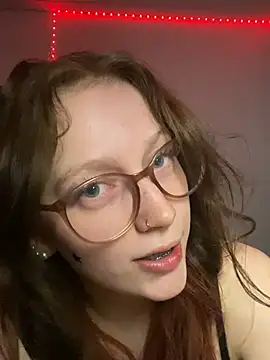 Snapshot of YoungLisaa18 chatting on 9, 3, 2026 YoungLisaa18 online show from 9, 3, 2026