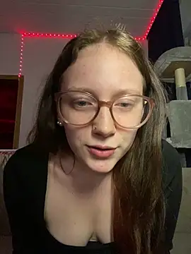 Snapshot of YoungLisaa18 chatting on 1, 4, 2026 YoungLisaa18 online show from 1, 4, 2026