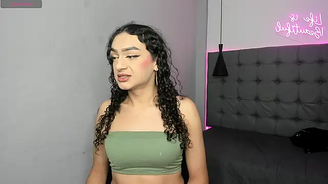 Snapshot of scarletcherry18 chatting on 15, 6, 2026 scarletcherry18 online show from 15, 6, 2026