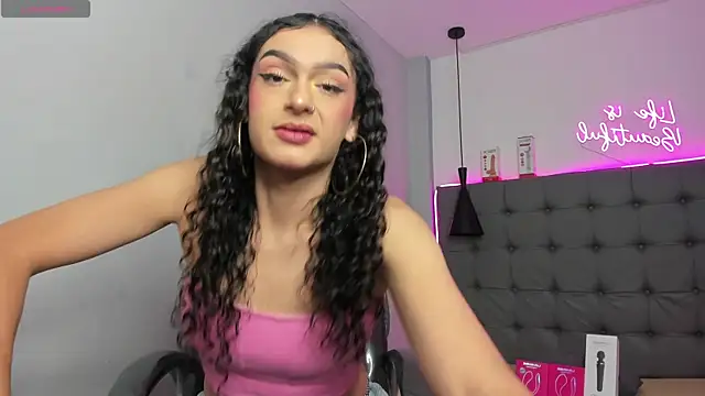scarletcherry18 online show from 17, 7, 2026