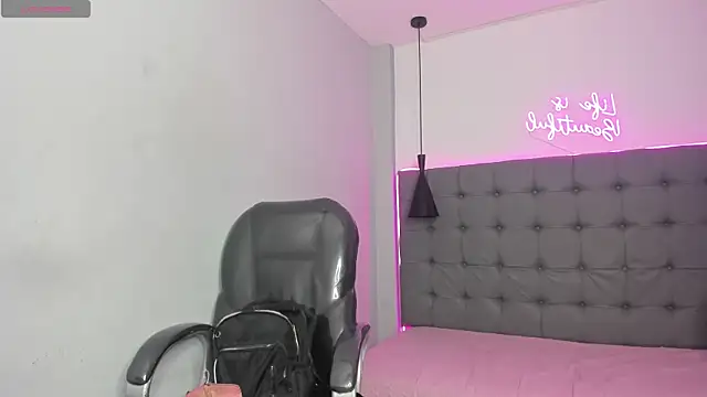 scarletcherry18 online show from 20, 7, 2026