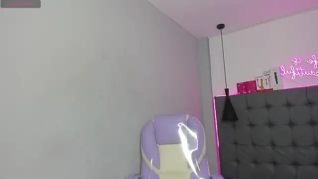scarletcherry18 online show from 29, 7, 2026