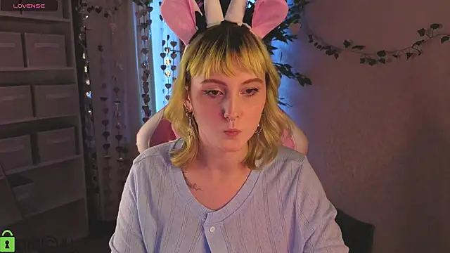 Snapshot of Roziett_Belle chatting on 15, 3, 2026 Roziett Belle online show from 15, 3, 2026