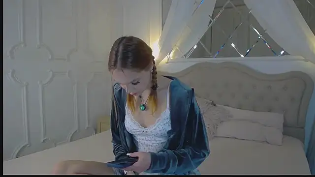 Snapshot of AvaLarson chatting on 4, 2, 2026 AvaLarson online show from 4, 2, 2026