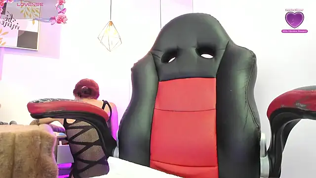 Snapshot of april_jones05 chatting on 21, 2, 2026 april jones05 online show from 21, 2, 2026