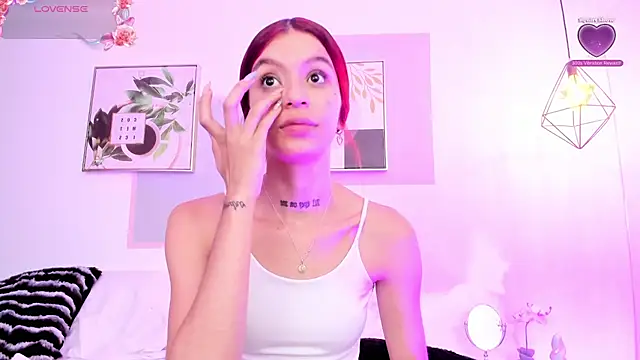 Snapshot of april_jones05 chatting on 7, 3, 2026 april jones05 online show from 7, 3, 2026