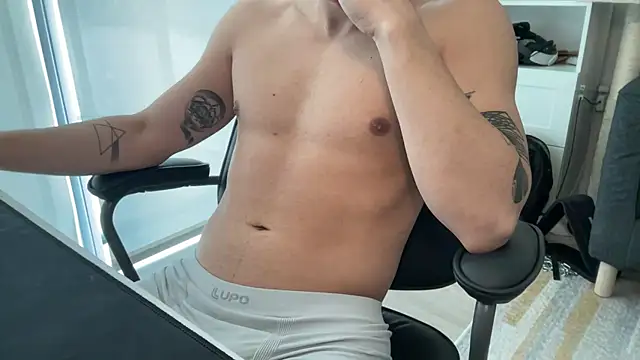 Snapshot of lukshof chatting on 6, 2, 2026 lukshof online show from 6, 2, 2026