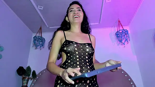 Snapshot of Amber_rains chatting on 4, 3, 2026 Amber rains online show from 4, 3, 2026