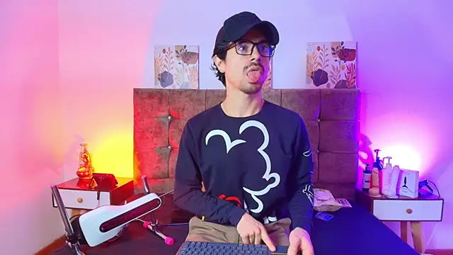 Ethan Briggs  online show from 1, 8, 2026