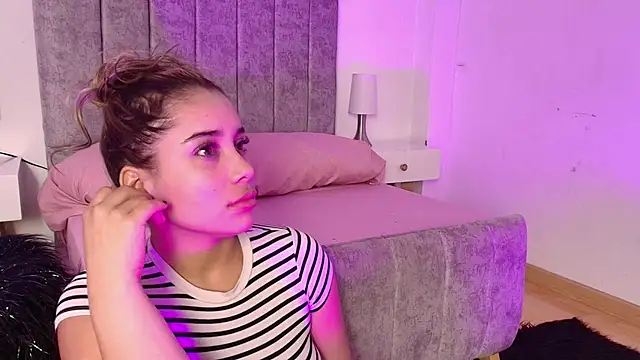 Snapshot of Lucy_Carson_ chatting on 7, 2, 2026 Lucy Carson online show from 7, 2, 2026