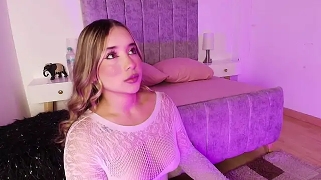 Snapshot of Lucy_Carson_ chatting on 4, 3, 2026 Lucy Carson online show from 4, 3, 2026