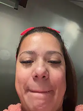 Snapshot of Pretty__Milf chatting on 7, 3, 2026 Pretty Milf online show from 7, 3, 2026