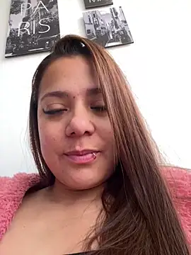 Pretty  Milf online show from 1, 4, 2026