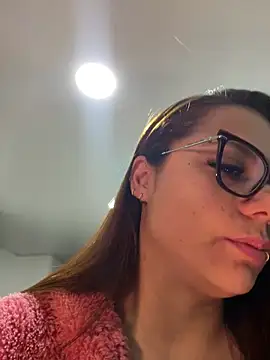 Pretty  Milf online show from 29, 4, 2026
