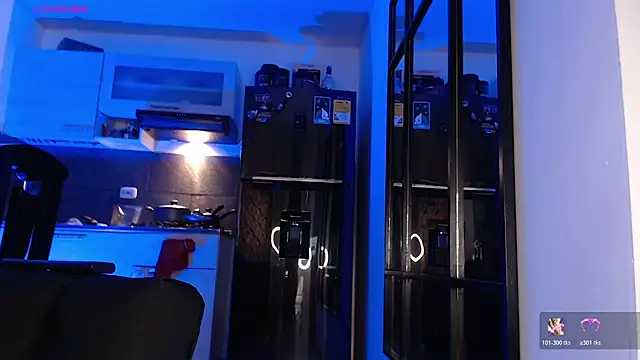 Pretty  Milf online show from 4, 5, 2026