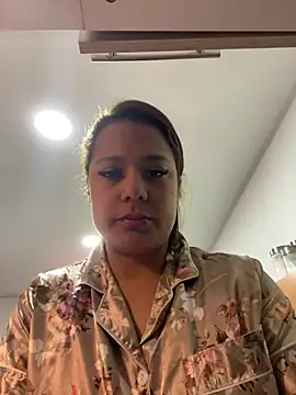 Pretty  Milf online show from 19, 7, 2026