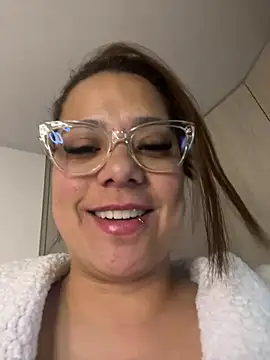 Pretty  Milf online show from 25, 7, 2026