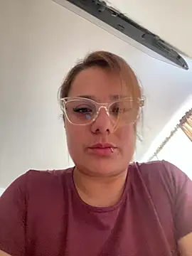 Pretty  Milf online show from 4, 8, 2026