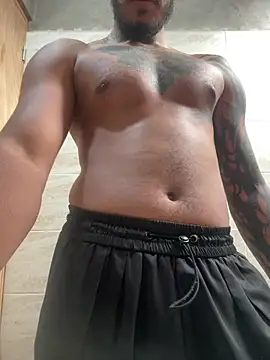 Snapshot of liyamjunior chatting on 2, 2, 2026 liyamjunior online show from 2, 2, 2026