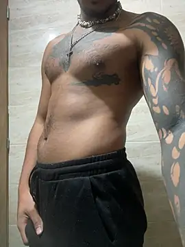 Snapshot of liyamjunior chatting on 5, 3, 2026 liyamjunior online show from 5, 3, 2026