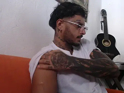 Snapshot of liyamjunior chatting on 6, 3, 2026 liyamjunior online show from 6, 3, 2026