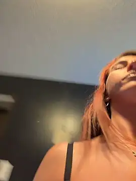 Snapshot of tastemecaroline chatting on 1, 3, 2026 tastemecaroline online show from 1, 3, 2026