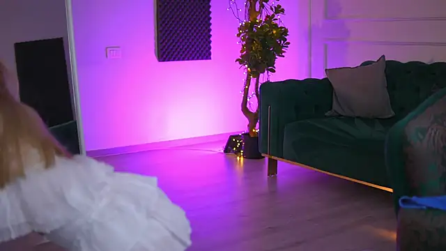 NayaQuinn online show from 19, 3, 2026