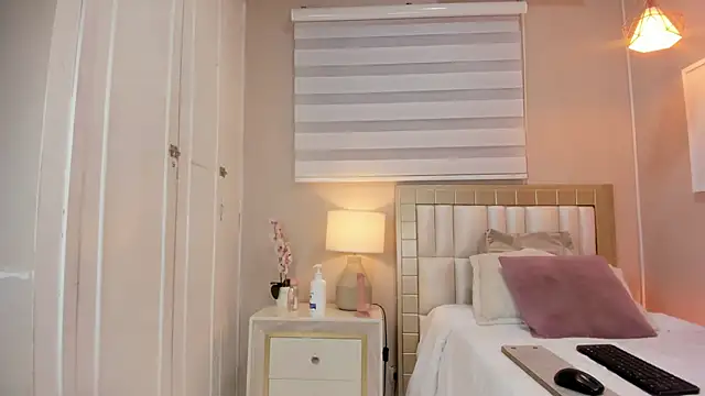 Snapshot of isabela__x chatting on 21, 3, 2026 isabela x online show from 21, 3, 2026