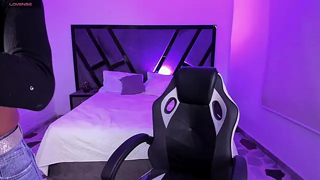 Snapshot of VictoriaRousse_ chatting on 16, 3, 2026 VictoriaRousse online show from 16, 3, 2026