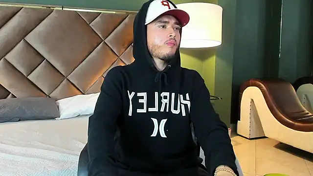 Salvattore Muller online show from 9, 2, 2026