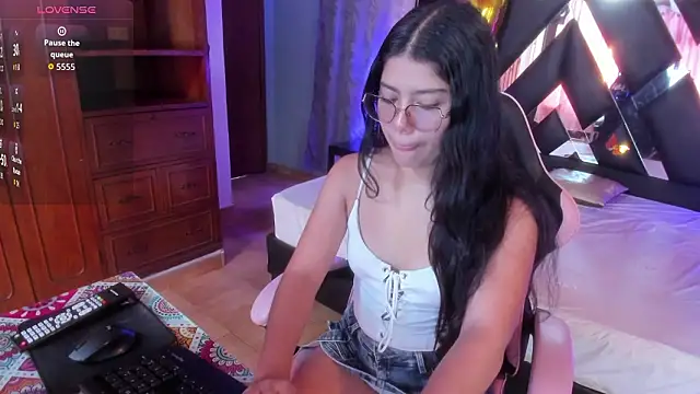 Snapshot of michell_sweetiee chatting on 17, 3, 2026 michell sweetiee online show from 17, 3, 2026