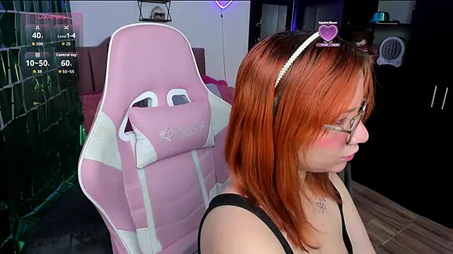 Nina curves online show from 17, 3, 2026