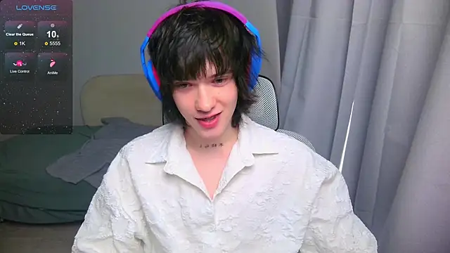 LeonBoykisser online show from 30, 4, 2026