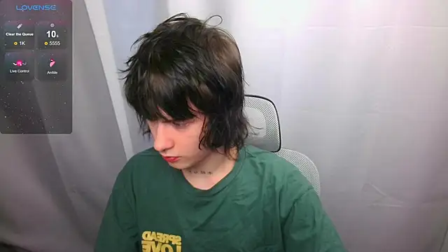 LeonBoykisser online show from 1, 5, 2026
