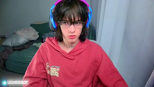 LeonBoykisser online show from 26, 6, 2026