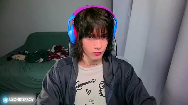 LeonBoykisser online show from 30, 6, 2026