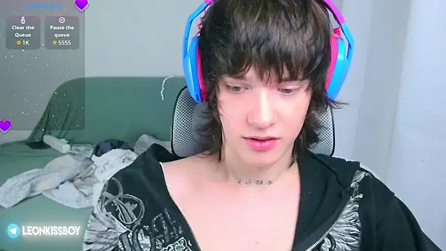 LeonBoykisser online show from 10, 7, 2026