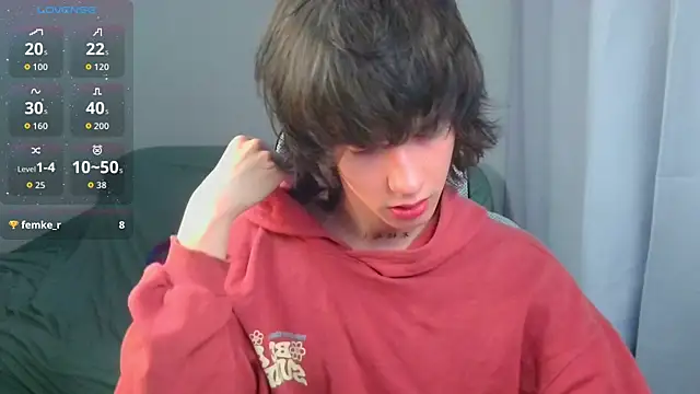 LeonBoykisser online show from 25, 7, 2026