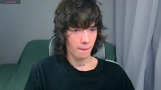 LeonBoykisser online show from 30, 7, 2026