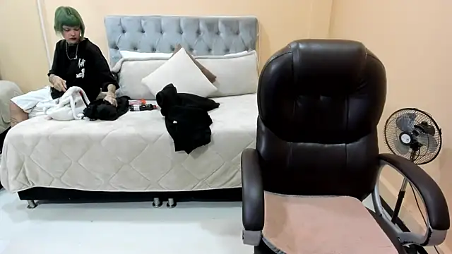 Snapshot of Bela_Craxkerr chatting on 4, 3, 2026 Bela Craxkerr online show from 4, 3, 2026