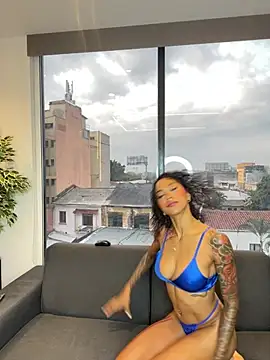 LizStorm  online show from 7, 5, 2026