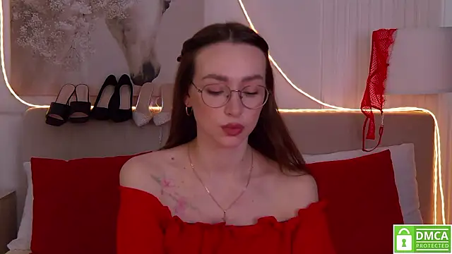 Snapshot of Emily_Simon chatting on 26, 2, 2026 Emily Simon online show from 26, 2, 2026