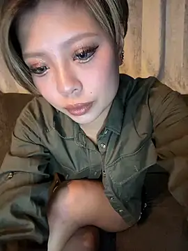 Snapshot of BADBITCHISAKI chatting on 10, 2, 2026 BADBITCHISAKI online show from 10, 2, 2026